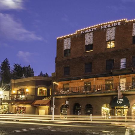 Historic Cary House Hotel Плейсървил Екстериор снимка