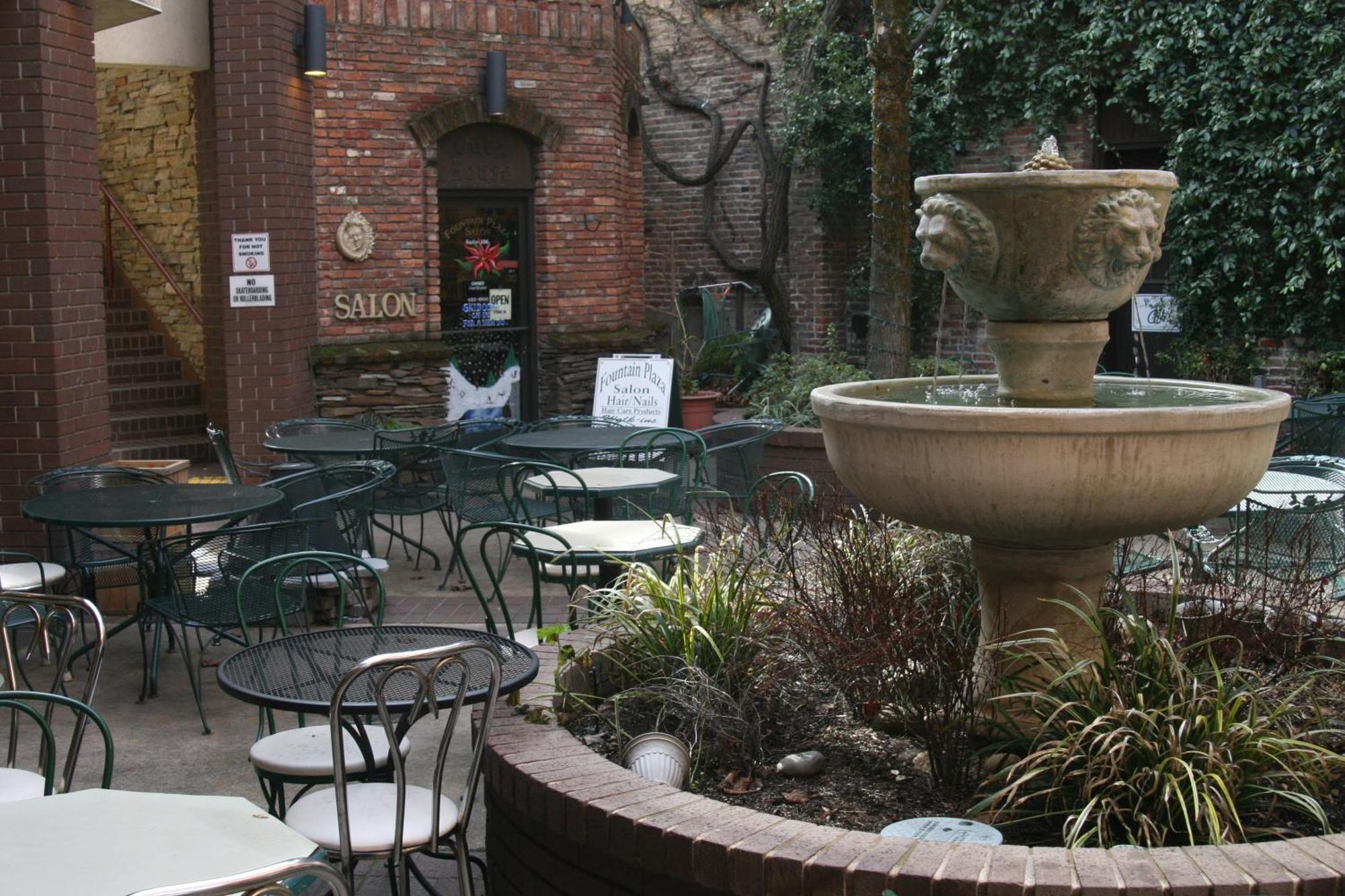 Historic Cary House Hotel Плейсървил Екстериор снимка