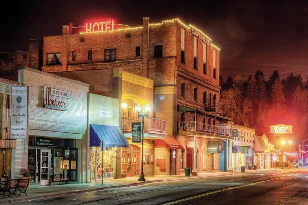 Historic Cary House Hotel Плейсървил Екстериор снимка