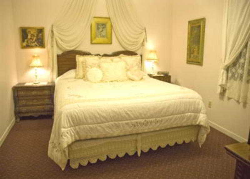Historic Cary House Hotel Плейсървил Екстериор снимка