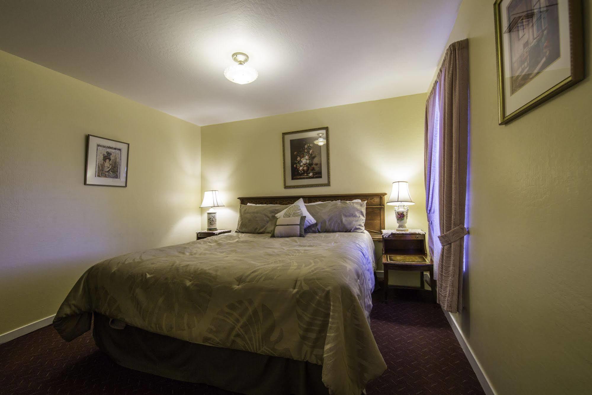 Historic Cary House Hotel Плейсървил Екстериор снимка