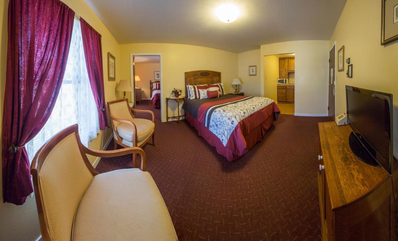 Historic Cary House Hotel Плейсървил Екстериор снимка